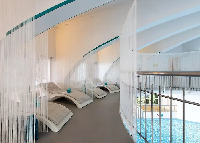 ホテル ラブランダ アランツール