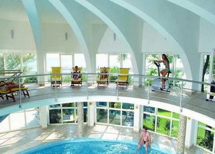 ホテル ラブランダ アランツール