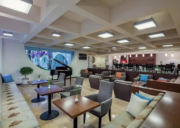 拉布拉达阿兰图酒店 5* 阿拉尼亚